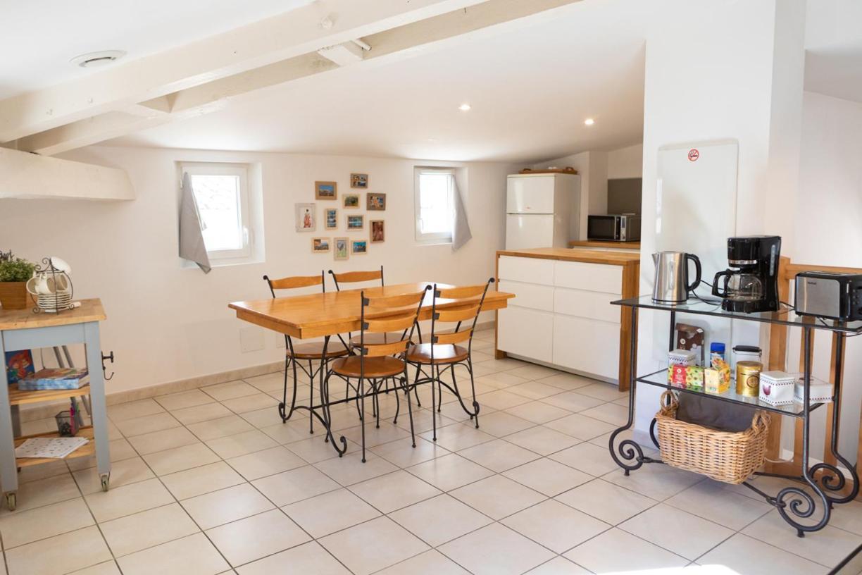 Appartement Spacieux Rochereau LʼIsle-sur-la-Sorgue Exteriér fotografie